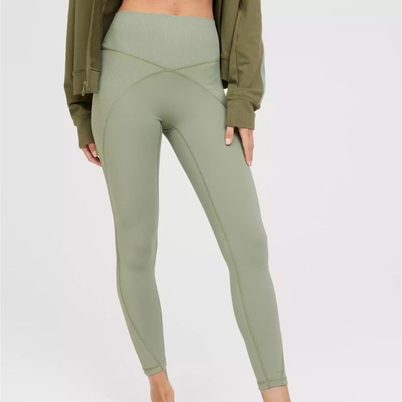Aerie Offline Goals High Waisted Ribbed 7/8 Legging - Picture 1 of 9